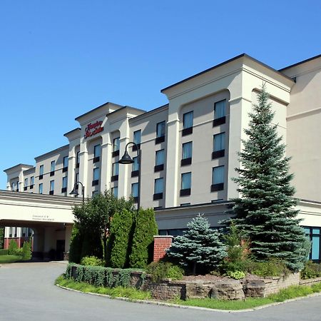 Hampton Inn & Suites Laval Esterno foto