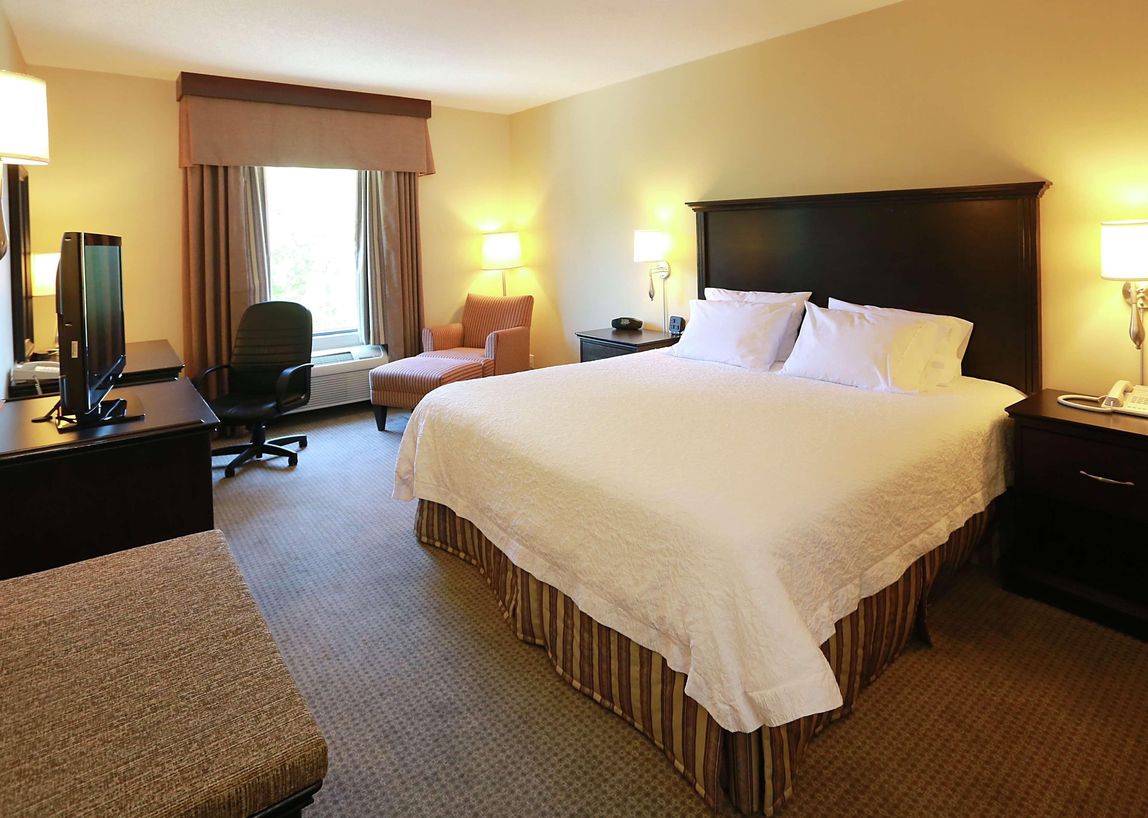 Hampton Inn & Suites Laval Esterno foto